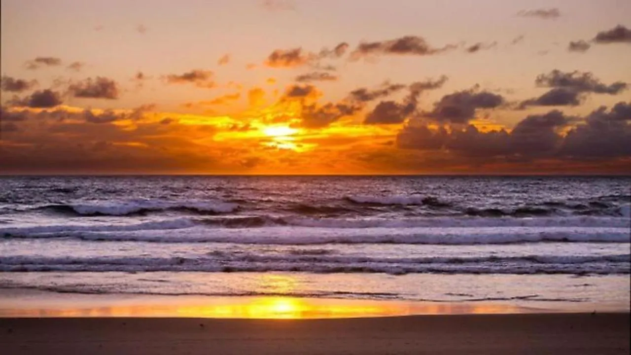 Kirra Beach Голд-Кост 0*,